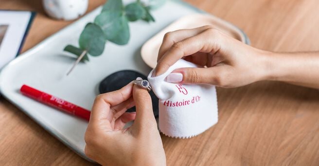 Comment Nettoyer Ses Bijoux Fantaisies ? | Histoire d'Or